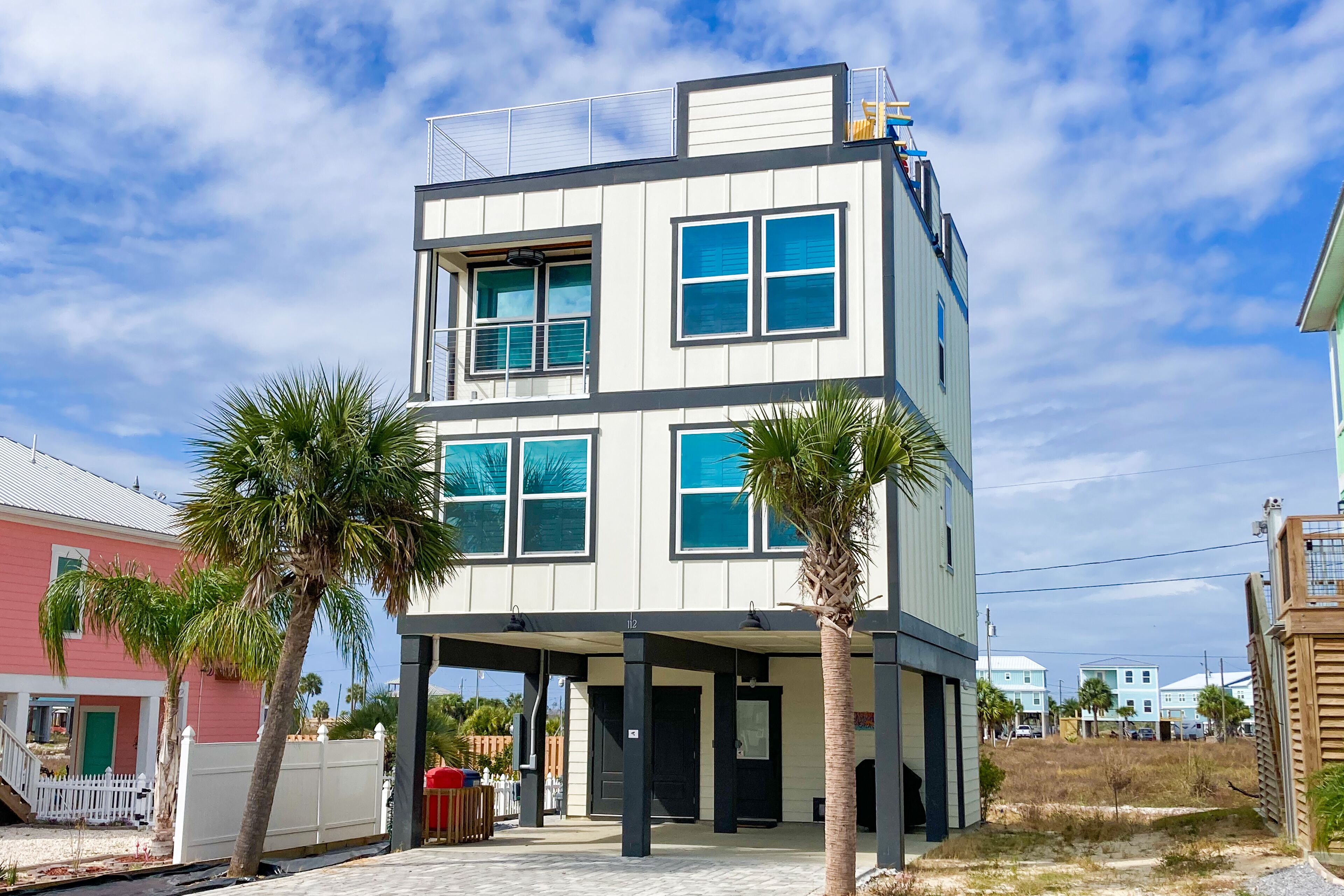 Custom-built getaway w/ modern design, rooftop deck, gulf views, AC, & WiFi
