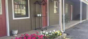  The Bunny Burrow in the quaint village of Aurora 