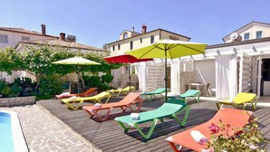 Terrace/patio - Studio close to the sea, with pool and jacuzzi (Umag)