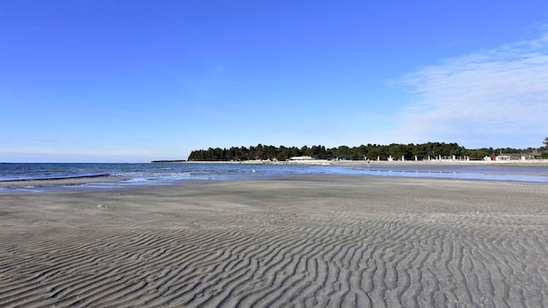 Beach nearby - Holiday apartment close to the sea, with pool and jacuzzi for 9 people (Umag)