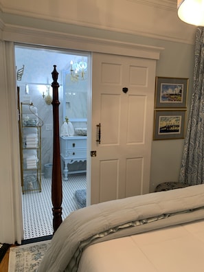 1 chambre, fer et planche Ă repasser, Wi-Fi gratuit, draps fournis