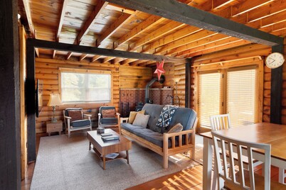 Elk Mountain Vacation Home on 21 Acres