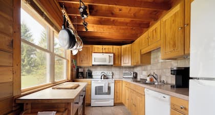 Elk Mountain Vacation Home on 21 Acres