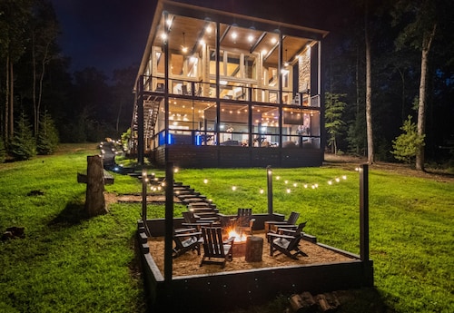 Boujee Lodge: Exclusive Luxe Escape • Epic Views • HotTub • FirePit • Games • EV