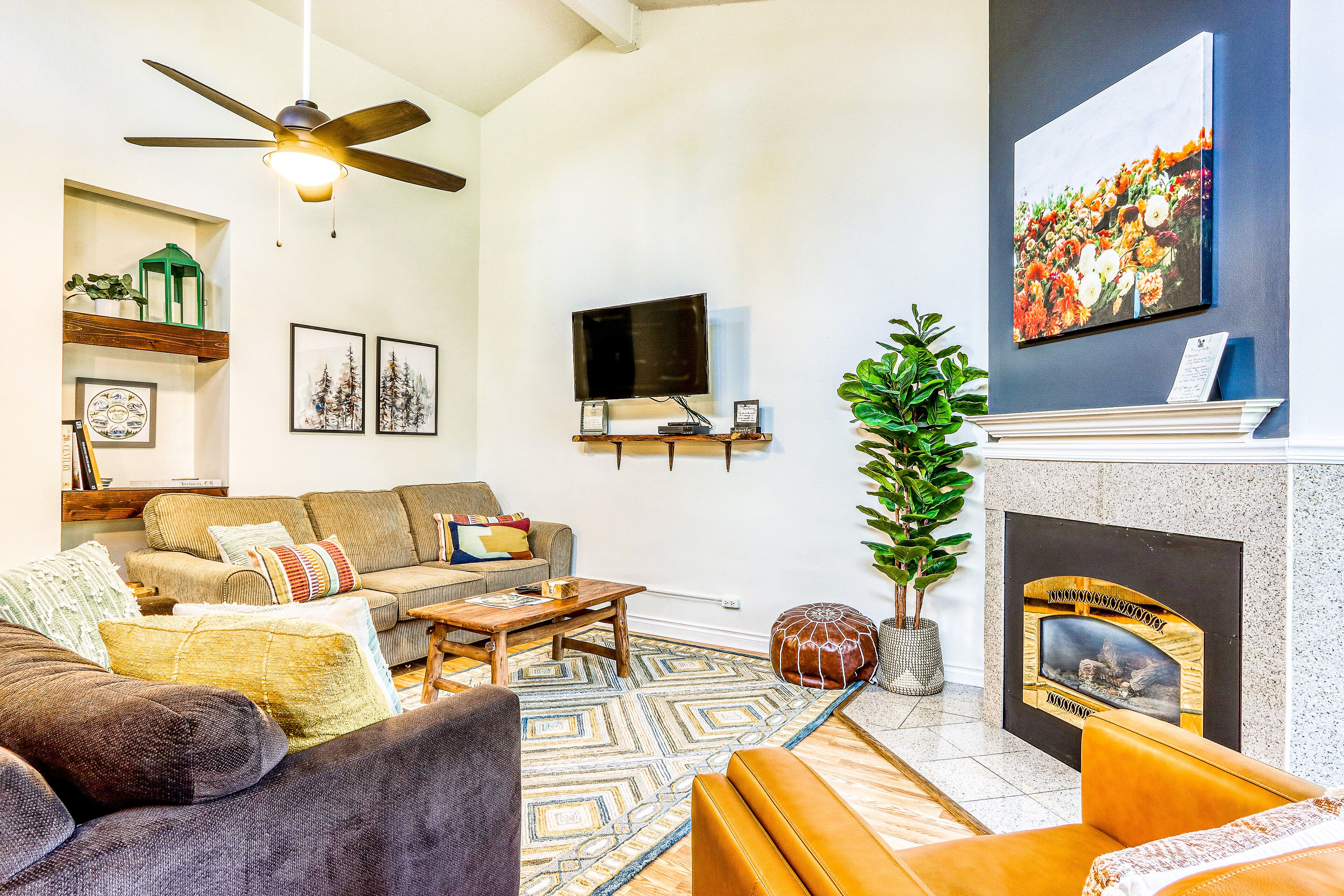 Télévision, cheminée