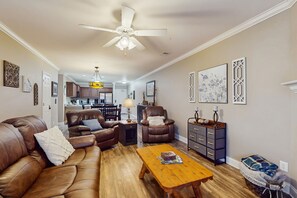 Televisión y chimenea 