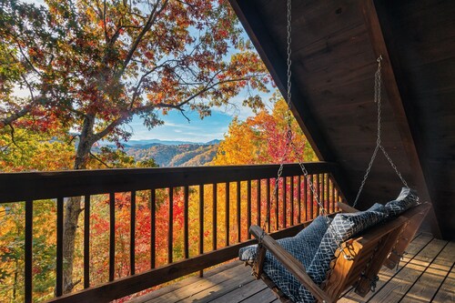 Upscale, Mtn Views, Hot Tub, Arcade & Resort Pool