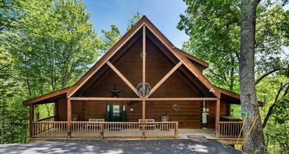 Breathtaking Mtn Views! Upscale Retreat w/ Hot Tub – Perfect for Fall Colors