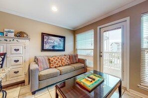 TV - Beautiful Oceanfront Condo w/ Shared Pool, Beach Access & Free WiFi (Galveston)