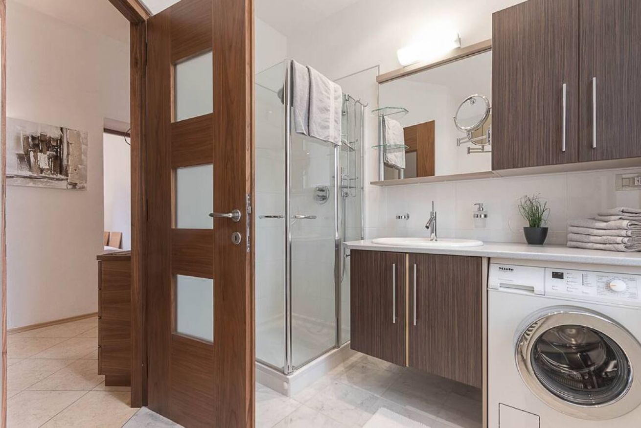 Doccia, asciugacapelli, bidet, asciugamani