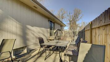 屋外ダイニングエリア