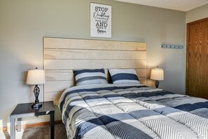 5 bedrooms, iron/ironing board, free WiFi, bed sheets