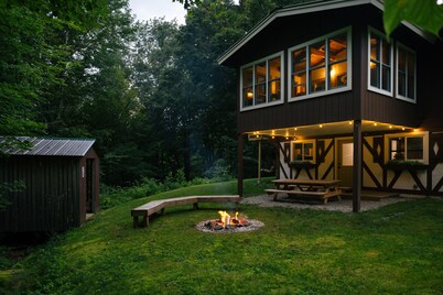 Iron Gate Chalet - 5 Minutes to Smugglers Notch and Wedding Barn!