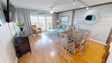 Condo, 2 Bedrooms | Dining