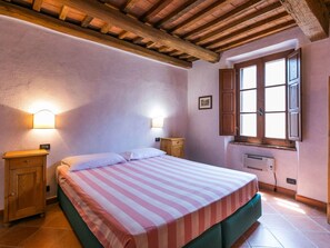 2 camere, culla da viaggio, Wi-Fi gratuito, lenzuola