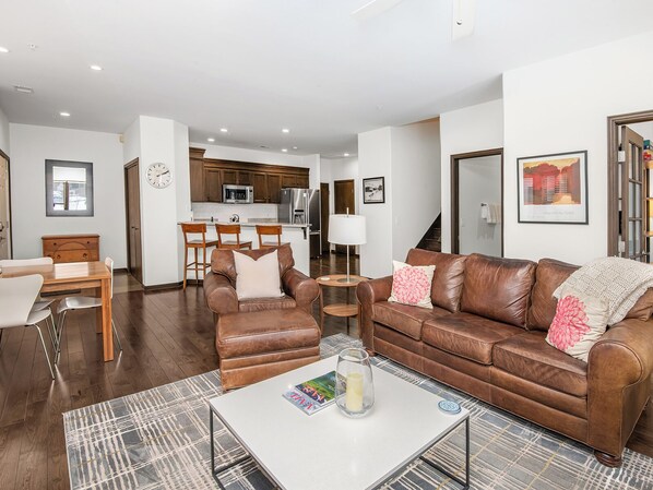 Flat-screen TV, fireplace