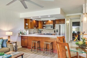 Fridge, microwave, stovetop, dishwasher - Lahaina Oasis w/ Community Pool & Ocean Views (Lahaina)