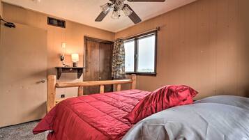 7 bedrooms, iron/ironing board, travel crib, internet