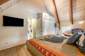 3 habitaciones, tabla de planchar con plancha, internet y ropa de cama