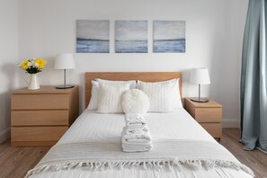 3 chambres, fer et planche à repasser, Wi-Fi, draps fournis
