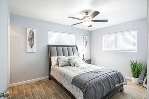 3 chambres, fer et planche à repasser, Wi-Fi gratuit