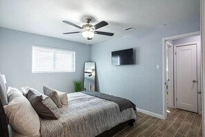 3 bedrooms, iron/ironing board, free WiFi