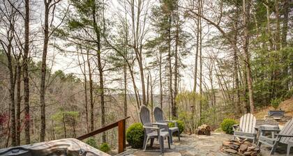 Hot Tub, Fire Pit, Game Room, Pet Friendly, Hiking