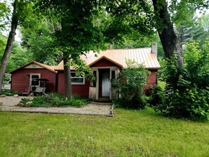 Exterior - Charming completely updated cottage with water views of Croton Pond. (Newaygo)