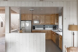 Microwave, oven, stovetop, dishwasher