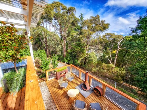 Locarno Cottage at Hepburn Mineral Springs Reserve