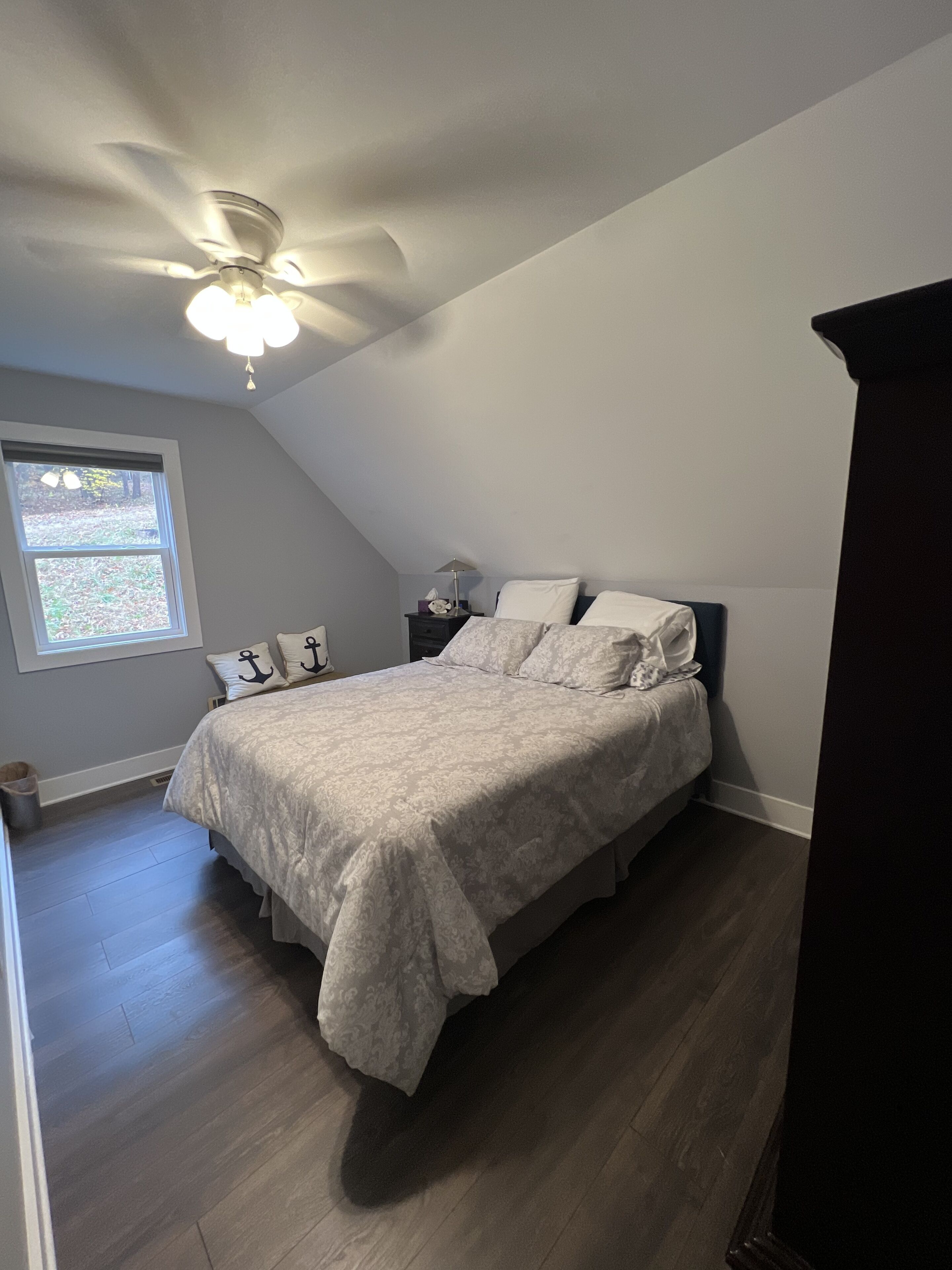 4 多间卧室、免费 WiFi、床单