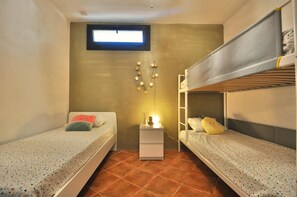 6 chambres, fer et planche Ă repasser, accĂšs Internet