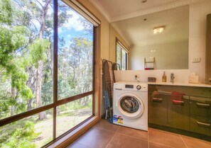 Interior - Tarilta Cottage at Hepburn Mineral Springs Reserve (Hepburn Springs)