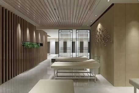 Interior. Kaiyuan Business Hotel