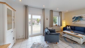 TV, stereo - Holiday Apartment "Windhausen" close to the Lake with Balcony & Mountain View (Schulenberg im Oberharz)