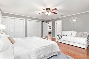 3 bedrooms, in-room safe, iron/ironing board, travel crib