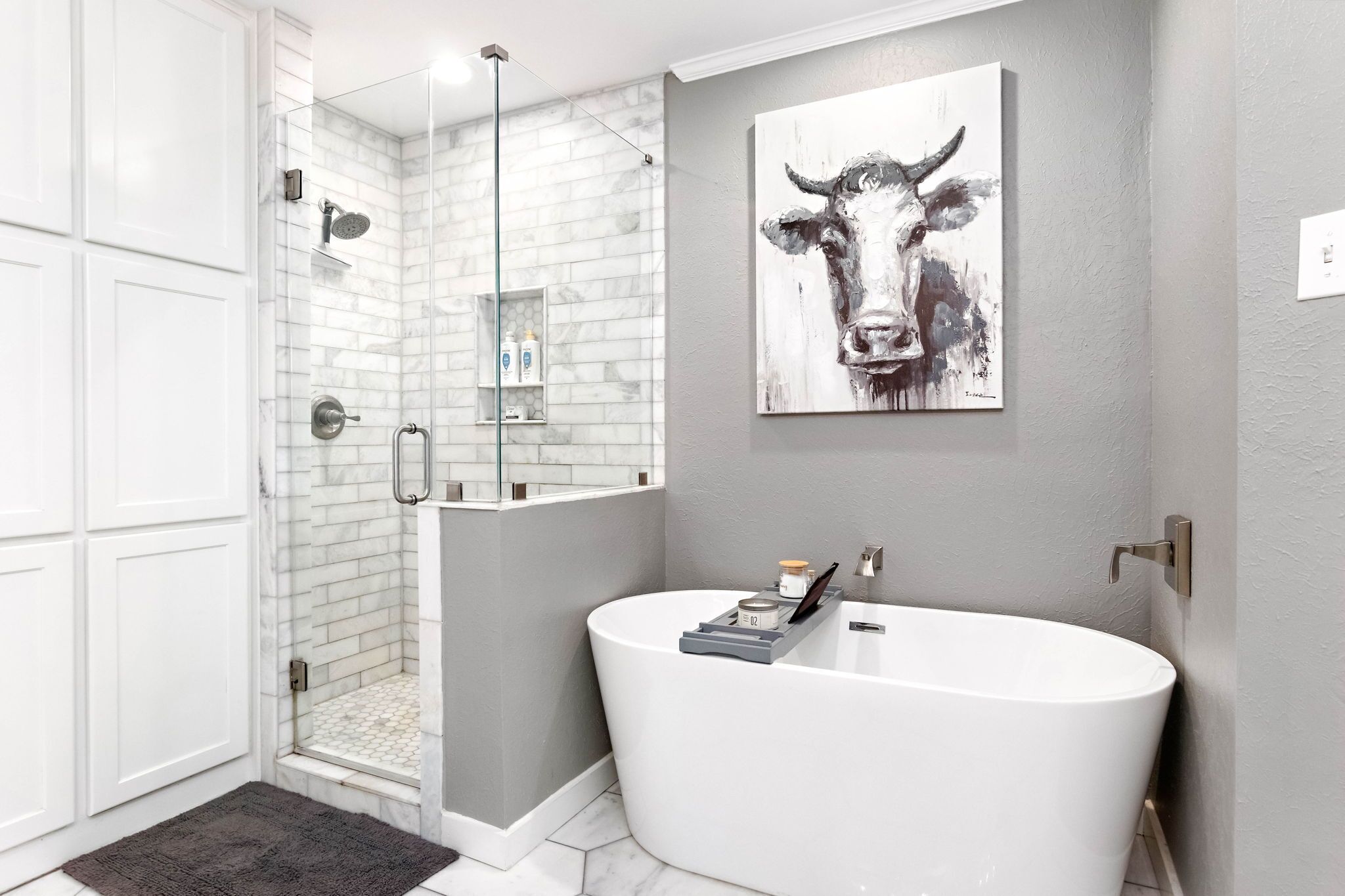 Combined shower/tub, hair dryer, towels, soap