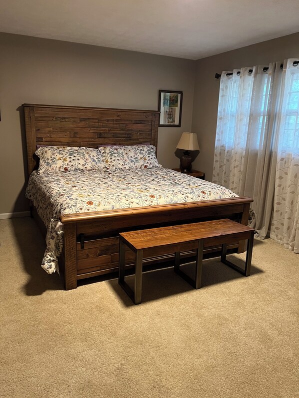 3 室のベッドルーム、アイロン / アイロン台、WiFi (無料)、ベッドシーツ