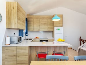 Fridge, microwave, oven, coffee/tea maker