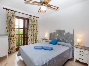 3 bedrooms, iron/ironing board, Internet