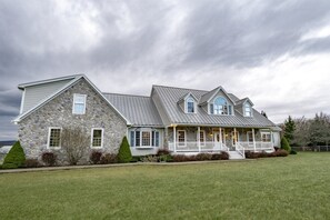 House (Perfect View) | Exterior