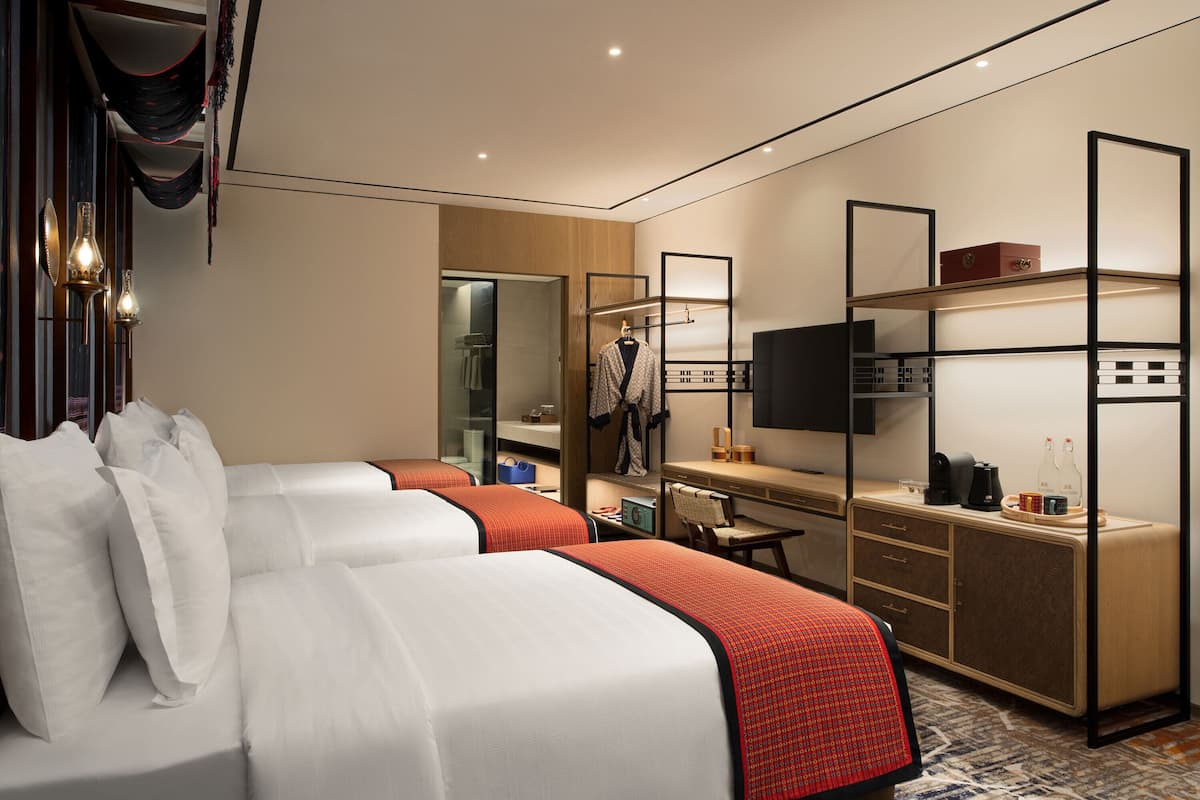 Phòng Suite dành cho gia đình | 1 phòng ngủ, minibar, két bảo mật tại phòng, bàn