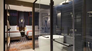 Junior Suite | Bathroom | Hair dryer, slippers, bidet, towels