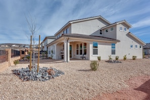 Exterior - Paseos 1129 | Foosball Table, BBQ Grill, Xbox S, Community Trailer Parking & Pickleball Courts! (Washington)