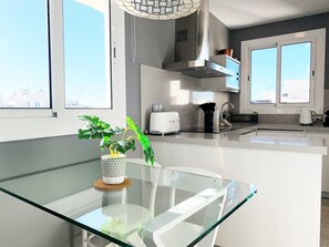 Frigorifero, microonde, forno, lavastoviglie
