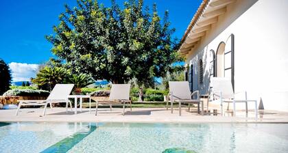 Tenuta Olearum - Luxury villa with pool near Noto in Sicily