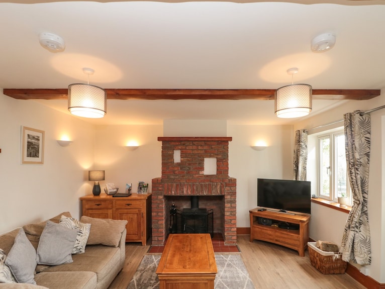 Ramblers Cottage, Pet Friendly, Character Holiday Cottage In Sleights - サンドセンド