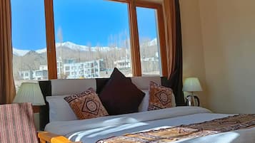 Deluxe-Zimmer | Hochwertige Bettwaren, Daunenbettdecken