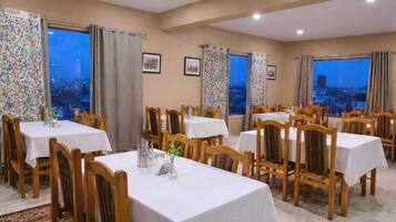 Breakfast, lunch, dinner served; garden views