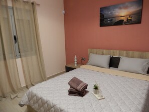 2 bedrooms, iron/ironing board, free WiFi, bed sheets